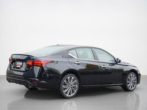 2025 Nissan Altima 2.5 SL