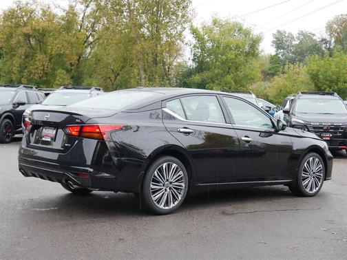2025 Nissan Altima 2.5 SL