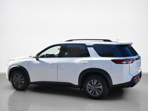 2025 Nissan Pathfinder SV 4WD