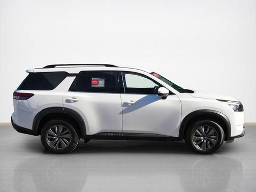 2025 Nissan Pathfinder SV 4WD
