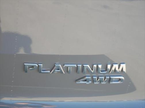 2025 Nissan Pathfinder Platinum 4WD