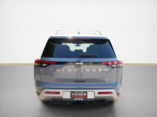 2025 Nissan Pathfinder Platinum 4WD