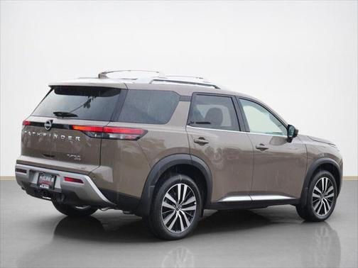 2025 Nissan Pathfinder Platinum 4WD