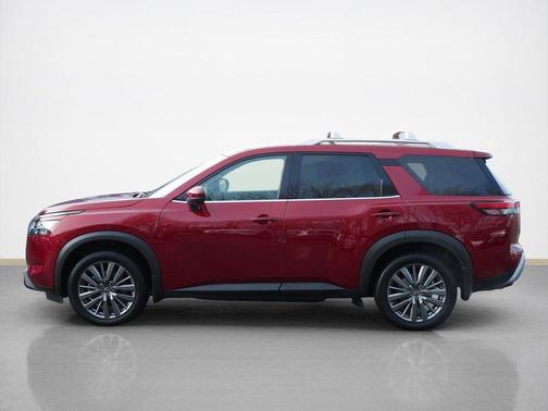 2023 Nissan Pathfinder SL 4WD