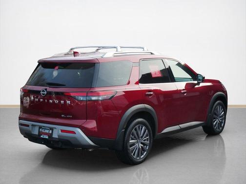 2023 Nissan Pathfinder SL 4WD