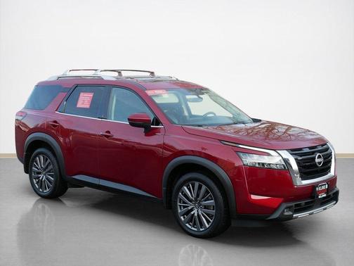 2023 Nissan Pathfinder SL 4WD