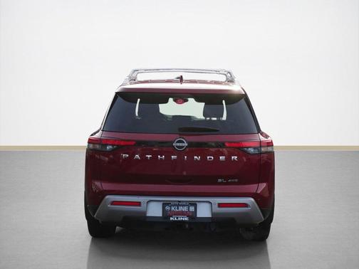 2023 Nissan Pathfinder SL 4WD
