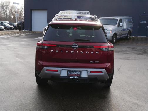2023 Nissan Pathfinder SL 4WD