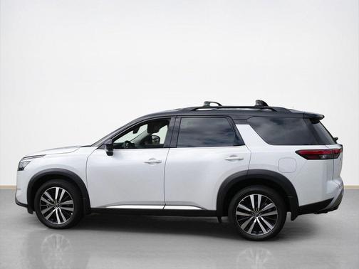 2025 Nissan Pathfinder Platinum 4WD