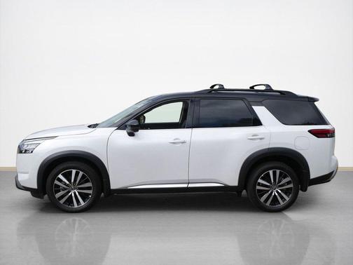 2025 Nissan Pathfinder Platinum 4WD