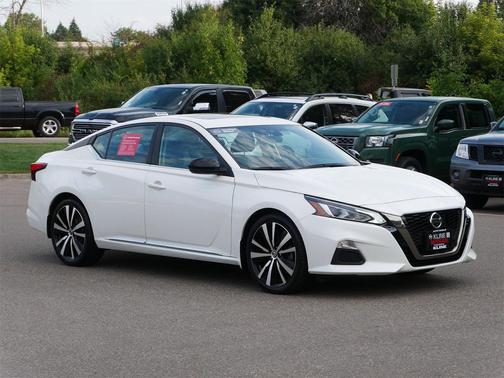2020 Nissan Altima SR FWD