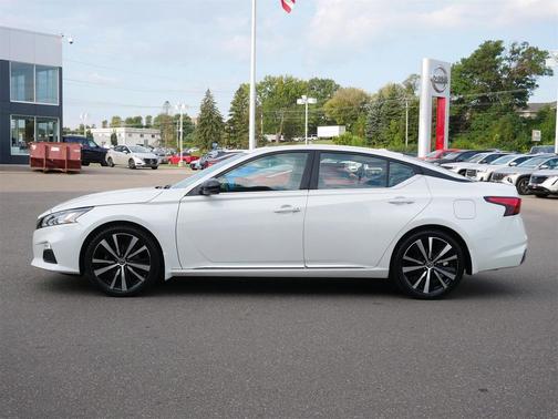 2020 Nissan Altima SR FWD