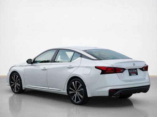 2020 Nissan Altima SR FWD