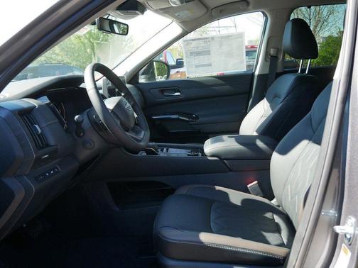 Gun Metallic 2026 Nissan Pathfinder Platinum