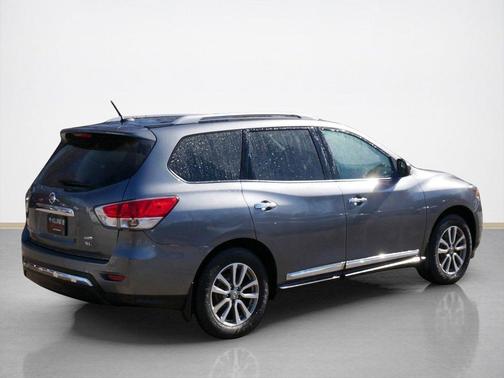 Gun Metallic 2015 Nissan Pathfinder SL