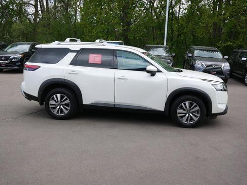 Pearl White Tricoat 2023 Nissan Pathfinder SL 4WD