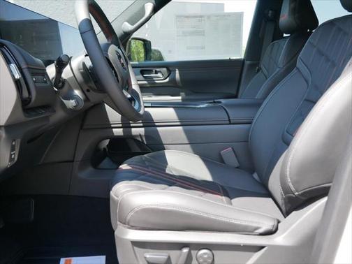 2025 Nissan Armada PRO-4X 4WD