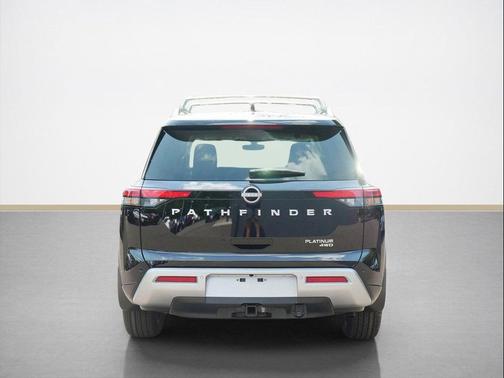2025 Nissan Pathfinder Platinum 4WD