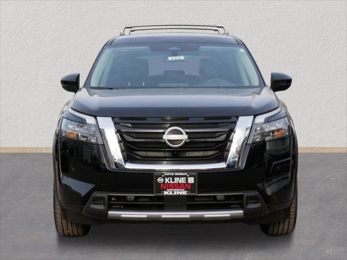 2025 Nissan Pathfinder SL 4WD