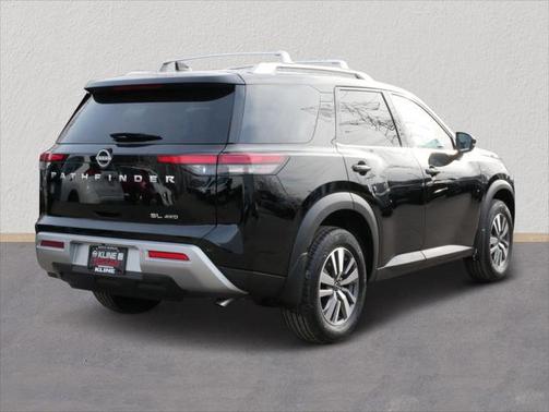 2025 Nissan Pathfinder SL 4WD