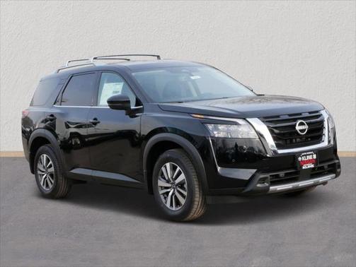 2025 Nissan Pathfinder SL 4WD