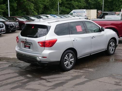 2019 Nissan Pathfinder SL
