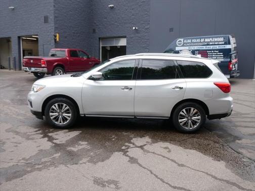 2019 Nissan Pathfinder SL