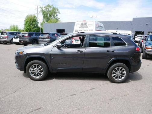 Granite Crystal Metallic Clearcoat 2021 Jeep Cherokee Latitude Lux