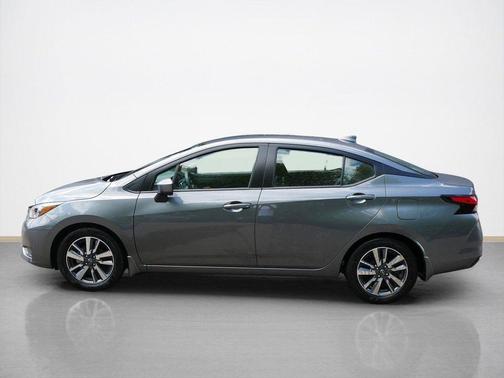 Gun Metallic 2025 Nissan Versa 1.6 SV