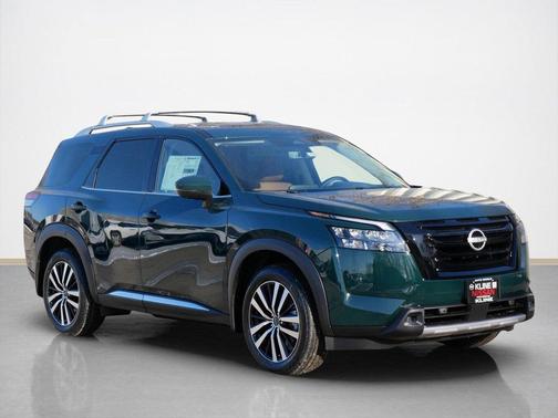 2025 Nissan Pathfinder Platinum 4WD