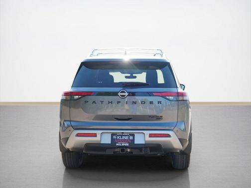 2025 Nissan Pathfinder Platinum 4WD