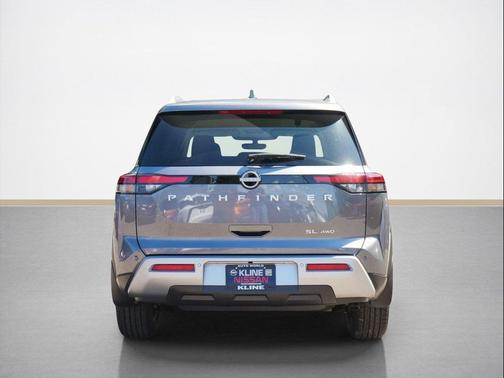 2025 Nissan Pathfinder SL 4WD