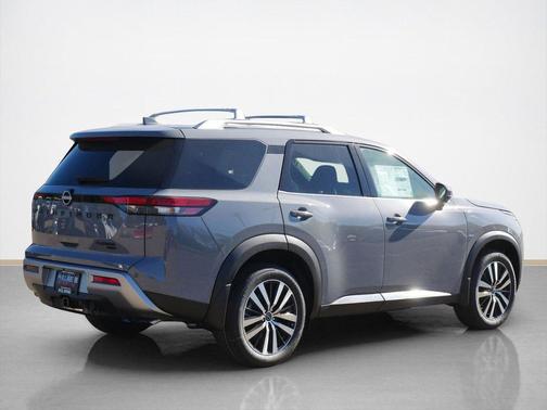 2025 Nissan Pathfinder Platinum 4WD