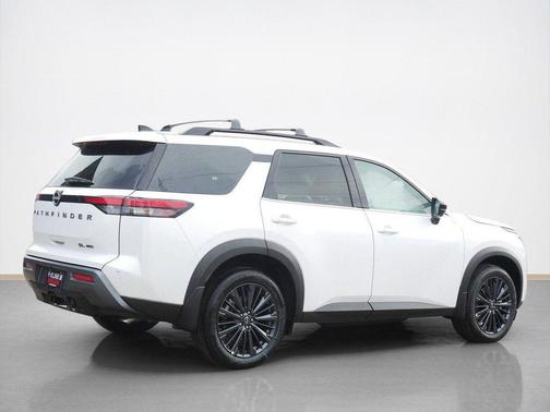 Everest White Pearl Tricoat 2026 Nissan Pathfinder SL