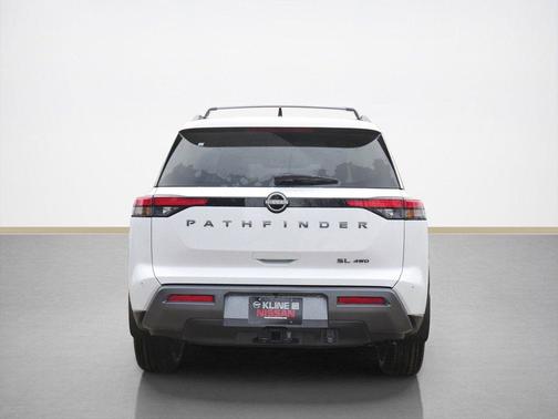 Everest White Pearl Tricoat 2026 Nissan Pathfinder SL