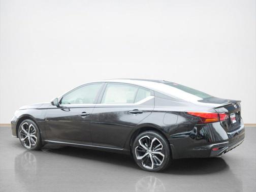 2023 Nissan Altima SR Intelligent AWD