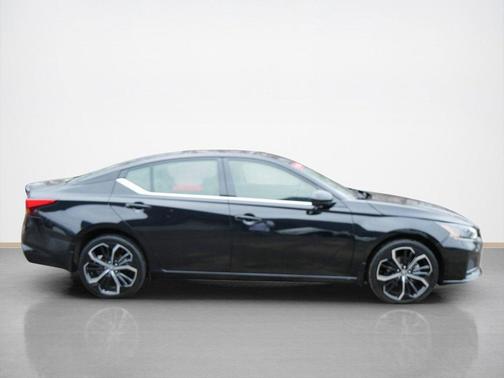2023 Nissan Altima SR Intelligent AWD