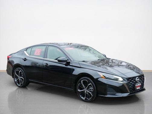 2023 Nissan Altima SR Intelligent AWD