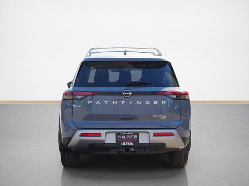 2025 Nissan Pathfinder Platinum 4WD