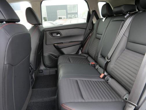Everest White Pearl Tricoat 2026 Nissan Rogue Rock Creek
