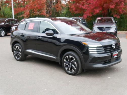 2025 Nissan Kicks SR