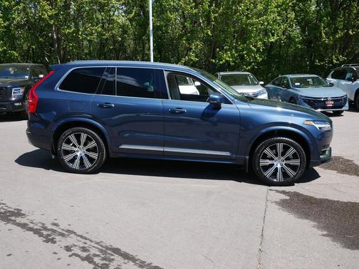 Denim Blue Metallic 2022 Volvo XC90 Recharge Plug-In Hybrid T8 Inscription 7 Passenger