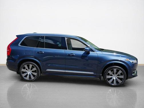 Denim Blue Metallic 2022 Volvo XC90 Recharge Plug-In Hybrid T8 Inscription 7 Passenger