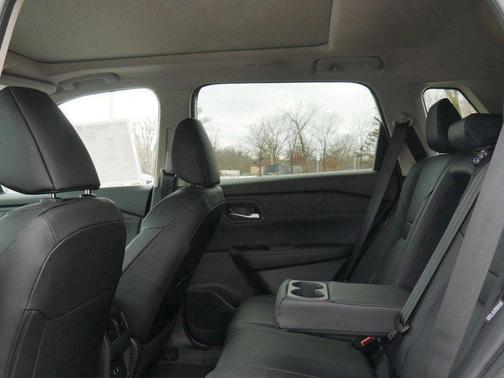 Everest White Pearl Tricoat 2026 Nissan Rogue Dark Armor