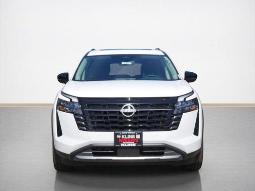 Everest White Pearl Tricoat 2026 Nissan Pathfinder SL