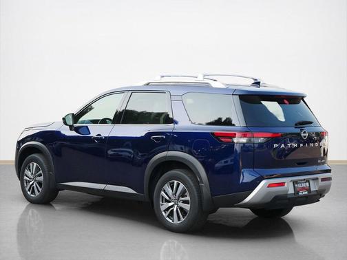 2023 Nissan Pathfinder SL 4WD