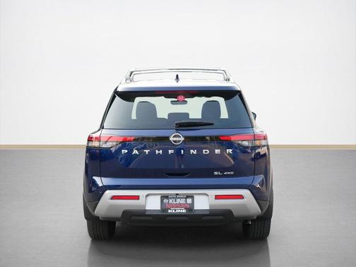 2023 Nissan Pathfinder SL 4WD