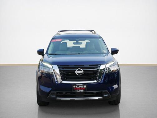 2023 Nissan Pathfinder SL 4WD
