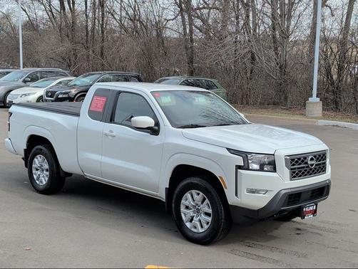 Glacier White 2024 Nissan Frontier SV
