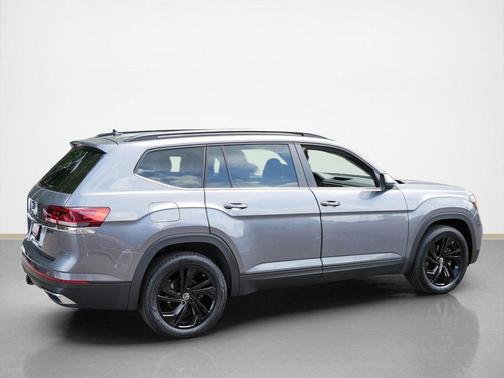 2023 Volkswagen Atlas 3.6L SE w/Technology